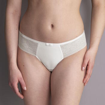 Rosa Faia Rosemary White Brazilian