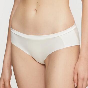 Triumph Body Make-Up Illusion Soft Touch Ivory Short