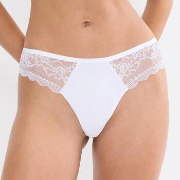 Triumph Comfort Allure White Thong