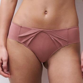 Chantelle X Scarlet Revealing shorty Rose Des Bois