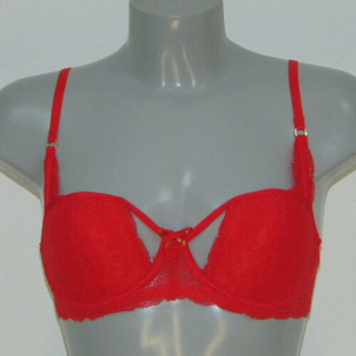 Sapph contoured bras can be found at Dutch Designers Outlet.