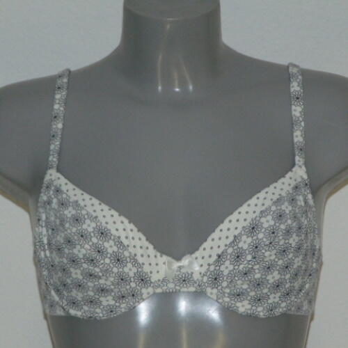 Collection Elegance - Preshaped cup bra and Brazilian panty Cod