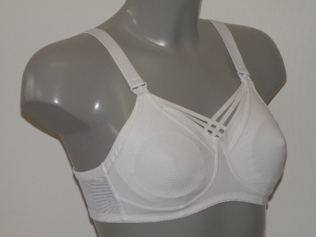 Marlies Dekkers Dame de Paris white nursing bra