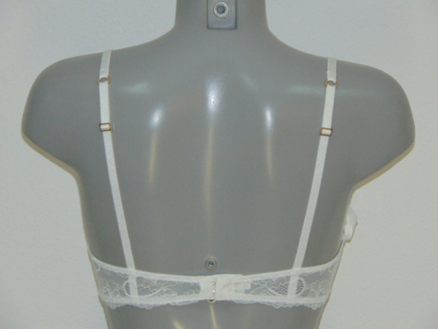 Sapph sample Lola white padded bra