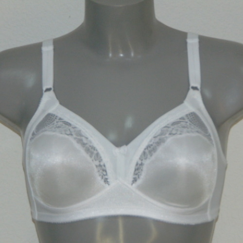 Elbrina Camelia white wireless bra