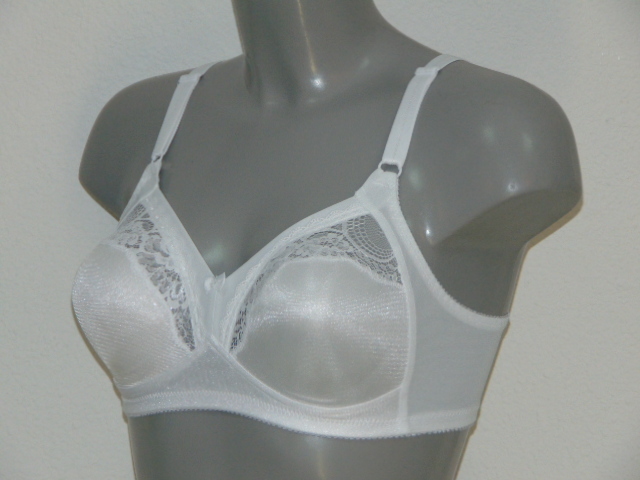 Elbrina Camelia white wireless bra