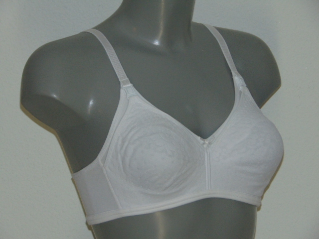 Elbrina Maria white nursing bra