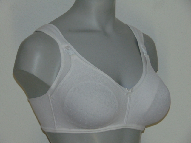 Elbrina Maria white nursing bra