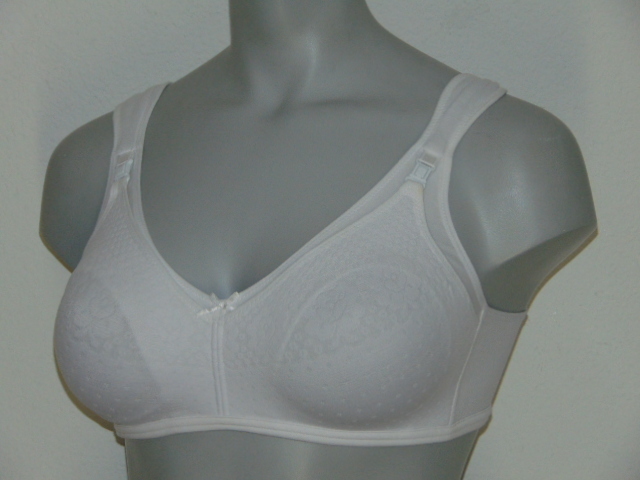 Elbrina Maria white nursing bra