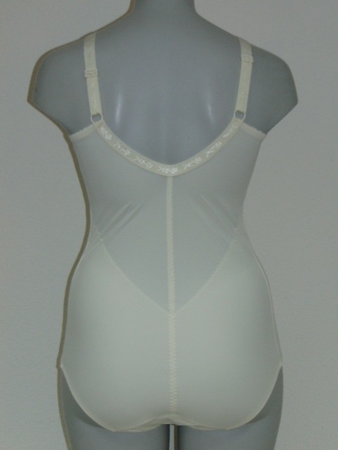 Naturana Amira ivory body