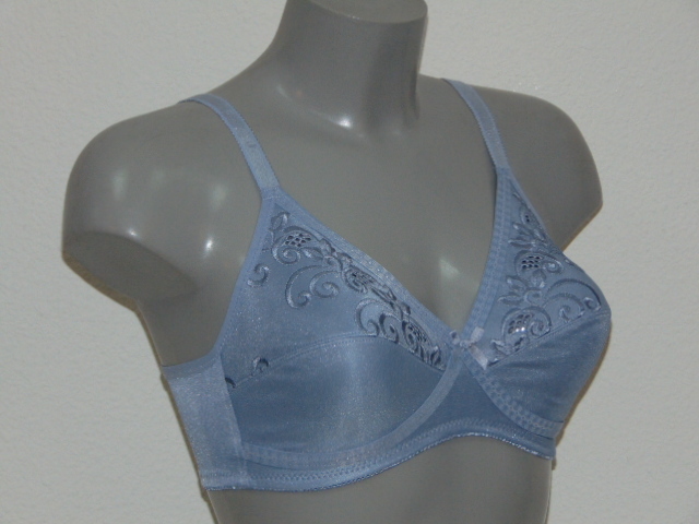 Naturana Elvira blue wireless bra