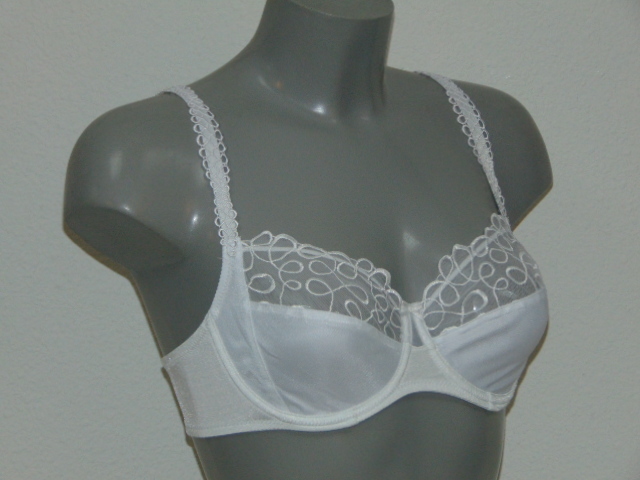 Elbrina Curly white non-padded bra