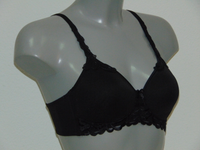 Triumph Modern Finesse black wireless bra