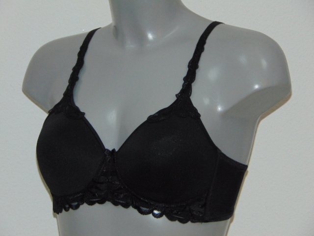 Triumph Modern Finesse black wireless bra