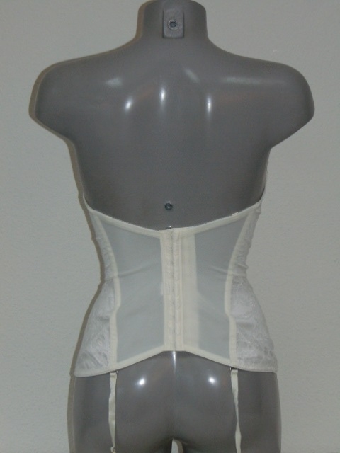 Eva Serena ivory body