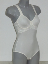 Eva Pearl ivory body