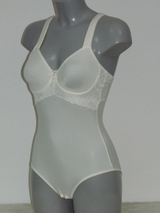 Eva Pearl ivory body
