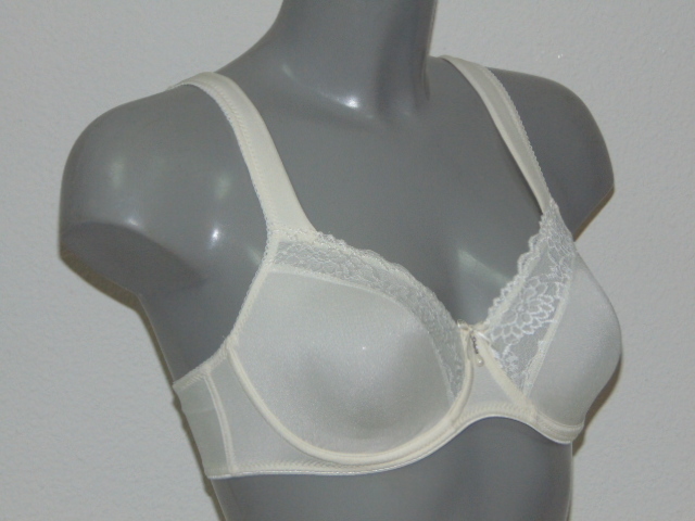 Eva Pearl ivory non-padded bra
