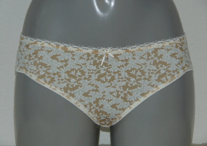Eva Versaille ivory short