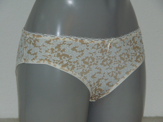 Eva Versaille ivory short