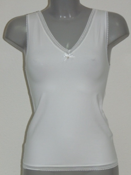 Eva Piazzo white singlet