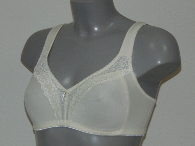 Eva Pearl ivory wireless bra