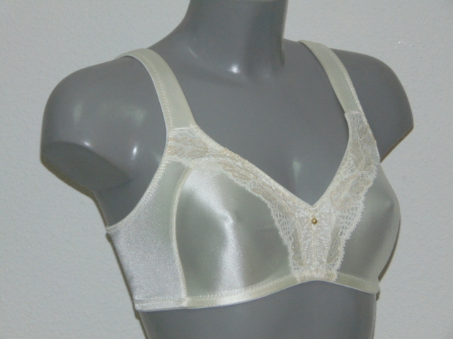 Eva Satin ivory wireless bra