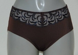 Triumph Modern Finesse brown short