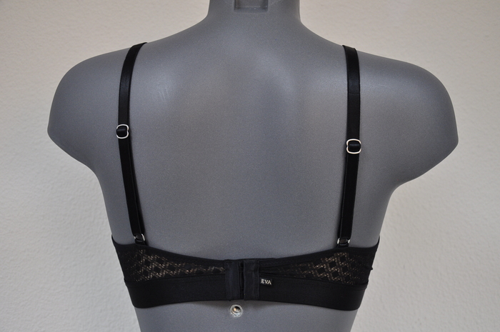 Eva Noir de Noir black wireless bra