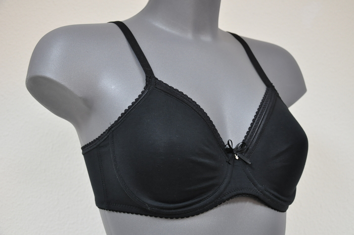 Eva Sybille black non-padded bra