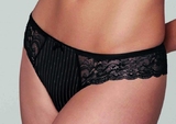 Rosa Faia Antonia black short