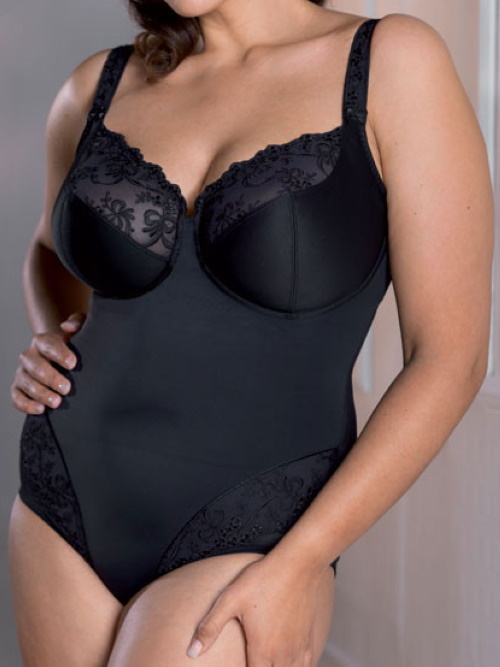 Rosa Faia Scarlett black body