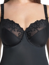 Rosa Faia Scarlett black body