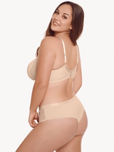 Lisca Ivonne skin brazilian