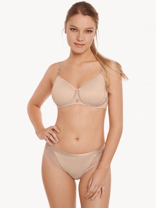 Lisca Ivonne skin brief