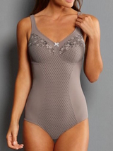 Anita Venecia grey body