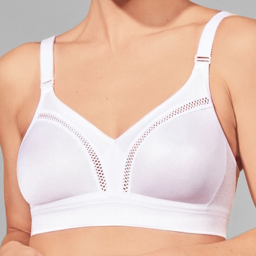 Triumph Triaction Workout white sport bra
