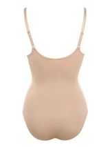 Lisca Ivonne skin body