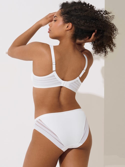 Lisca Alegra white brief Lisca Alegra white brief