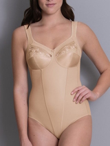 Anita Safina sand body