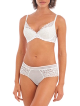 Wacoal Lingerie Raffine white push up bra