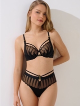 Lisca Lovelace black brazilian