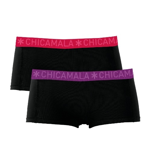 Chicamala Solid black short