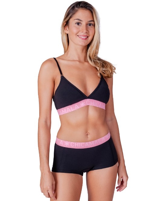 Chicamala Solid black short