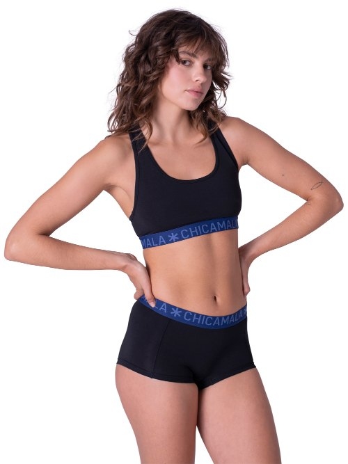 Chicamala Solid black short