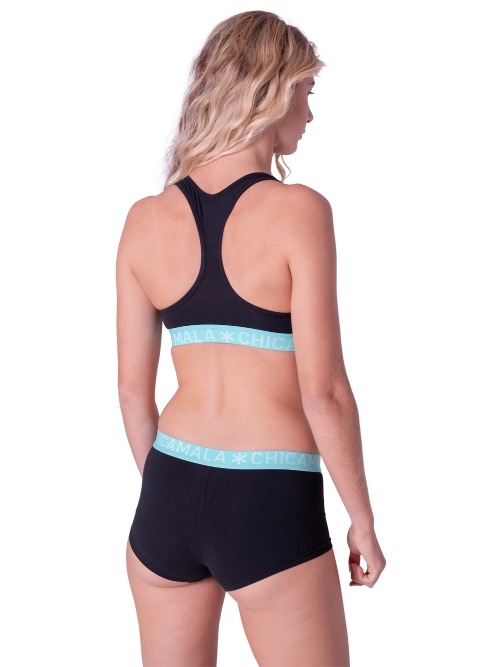 Chicamala Solid black short