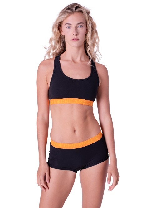 Chicamala Solid black short