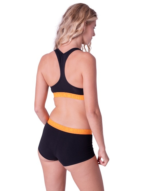 Chicamala Solid black short