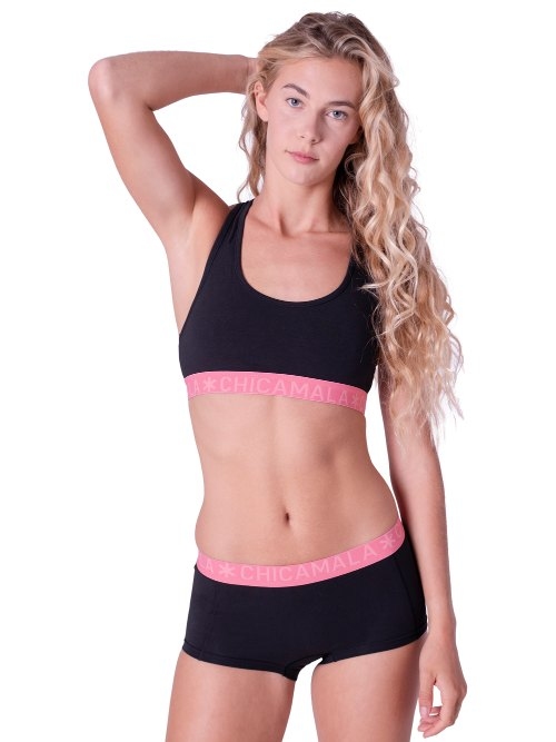 Chicamala Solid black short