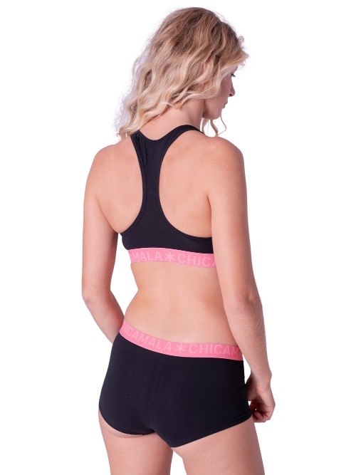 Chicamala Solid black short